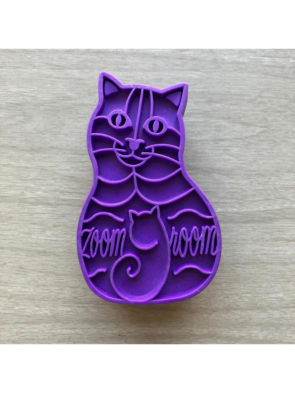 Kong ZoomGroom Rubber Wet or Dry Cat Brush Groomer Small
